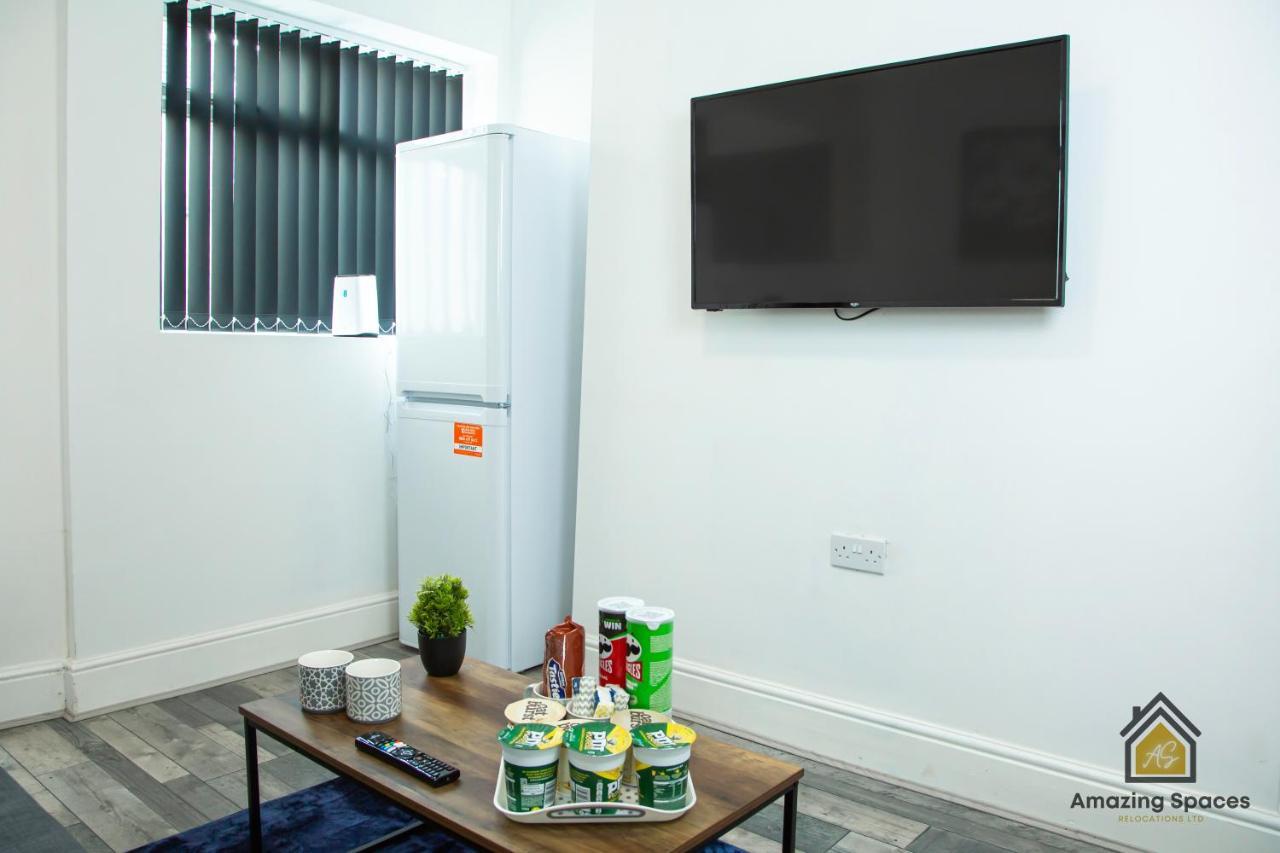 Spacious 3 Bed Centre House For Large Groups And Contractors With Free Wifi By Amazing Spaces Relocations Ltd