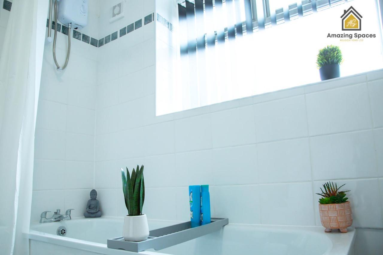 Spacious 3 Bed Centre House For Large Groups And Contractors With Free Wifi By Amazing Spaces Relocations Ltd * Liverpool