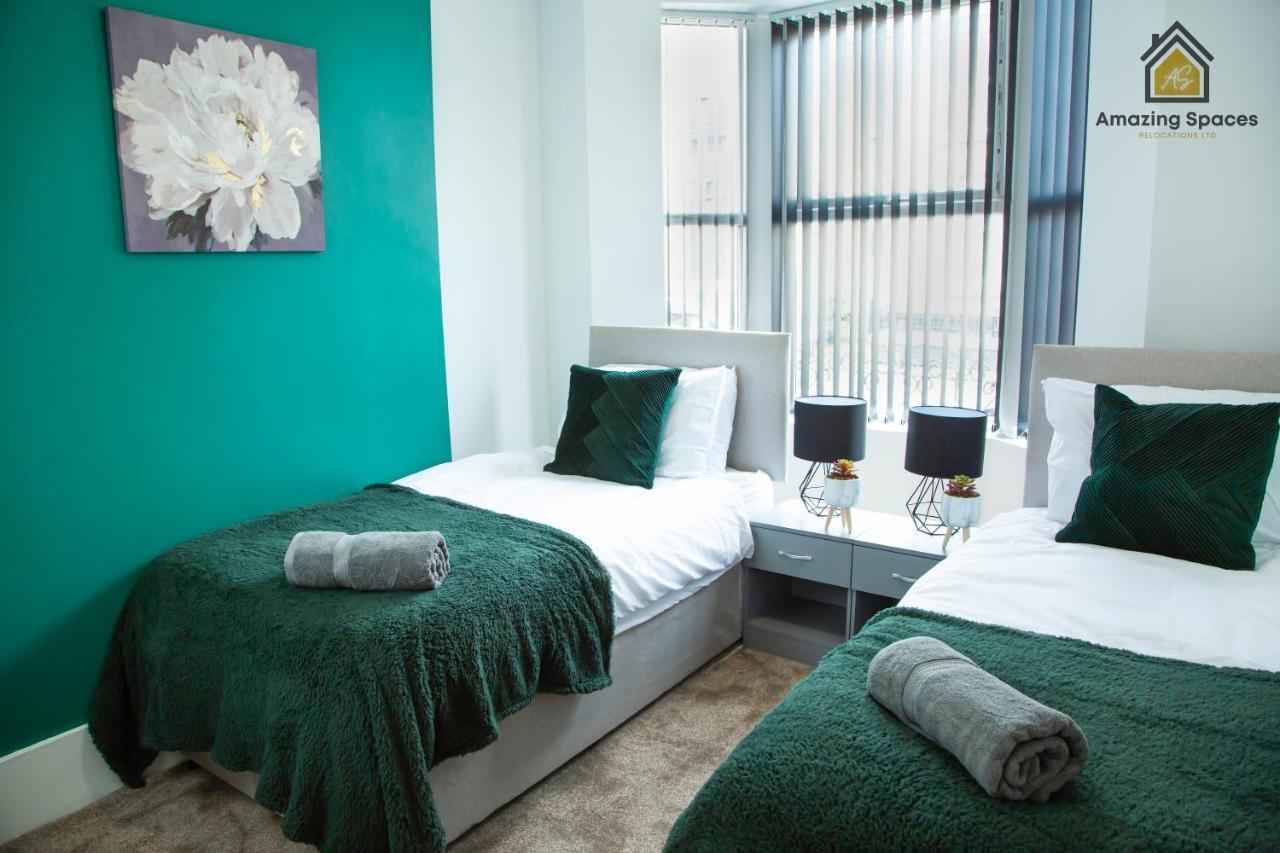 Apartment Spacious 3 Bed Centre House For Large Groups And Contractors With Free Wifi By Amazing Spaces Relocations Ltd