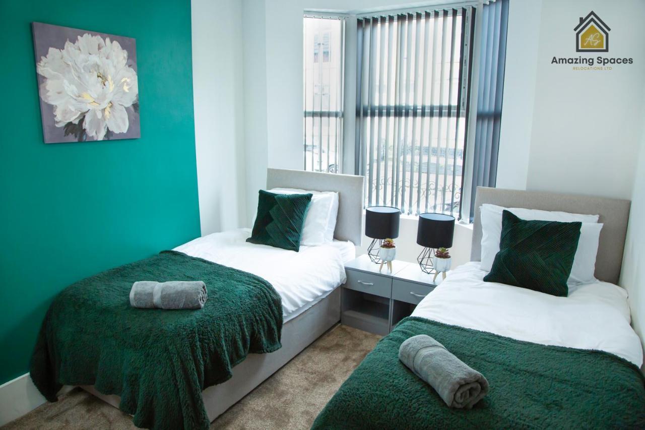 Spacious 3 Bed Centre House For Large Groups And Contractors With Free Wifi By Amazing Spaces Relocations Ltd Apartment