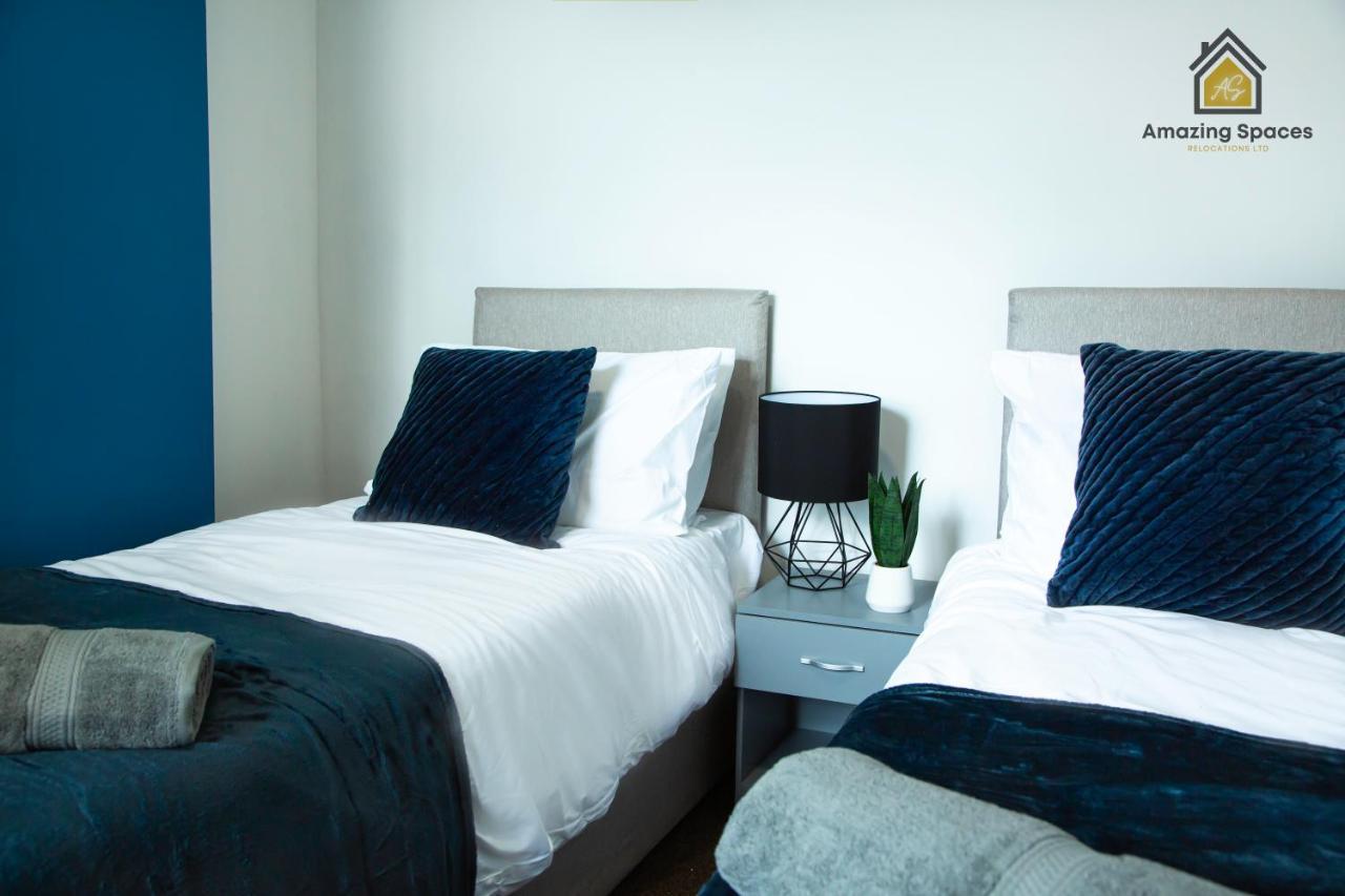 Spacious 3 Bed Centre House For Large Groups And Contractors With Free Wifi By Amazing Spaces Relocations Ltd Apartment *