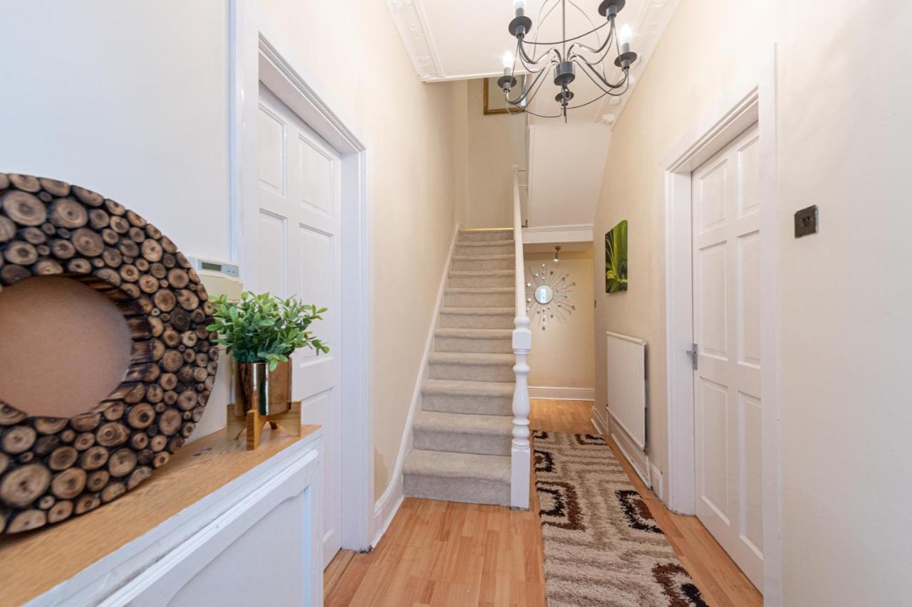 Holiday home Chestnut Heritage,- Large & Cheerful 5 Bedroom House With Free Parking