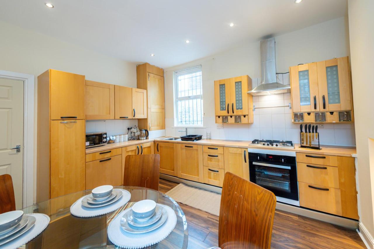 Holiday home Chestnut Heritage,- Large & Cheerful 5 Bedroom House With Free Parking