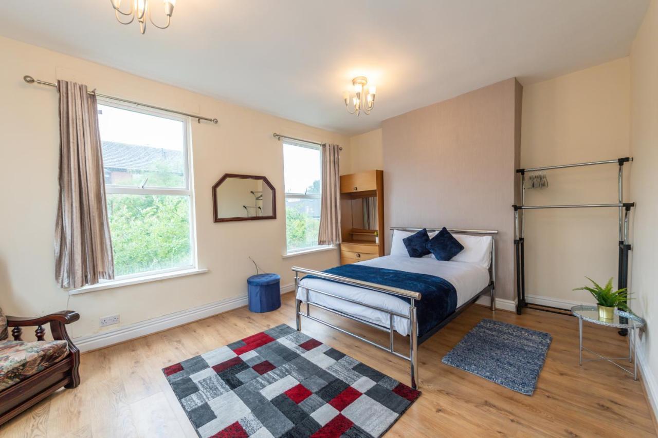 Chestnut Heritage,- Large & Cheerful 5 Bedroom House With Free Parking * Liverpool