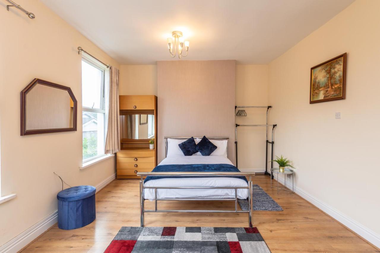 Holiday home Chestnut Heritage,- Large & Cheerful 5 Bedroom House With Free Parking Liverpool