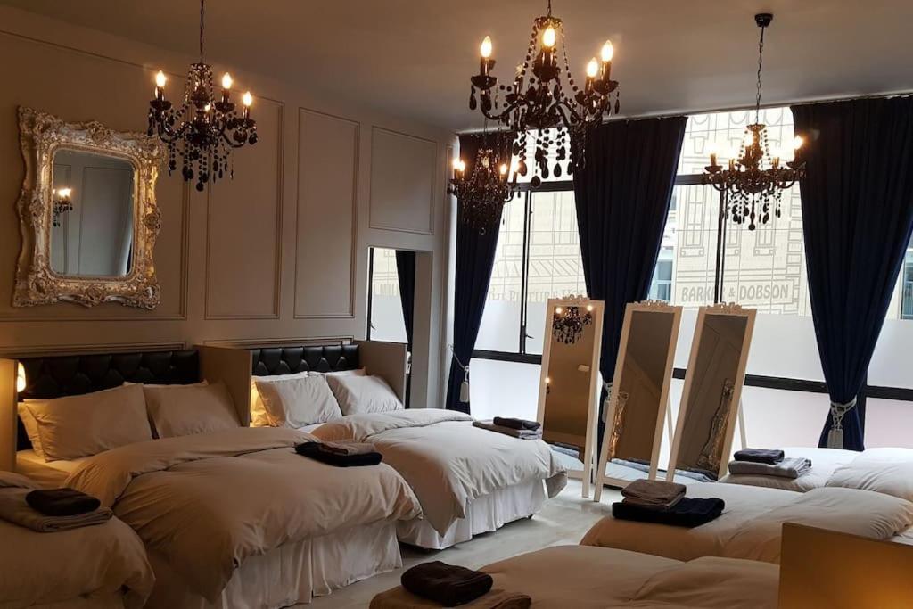Apartment The V.i.p - Sleeps 24! For Large Groups *