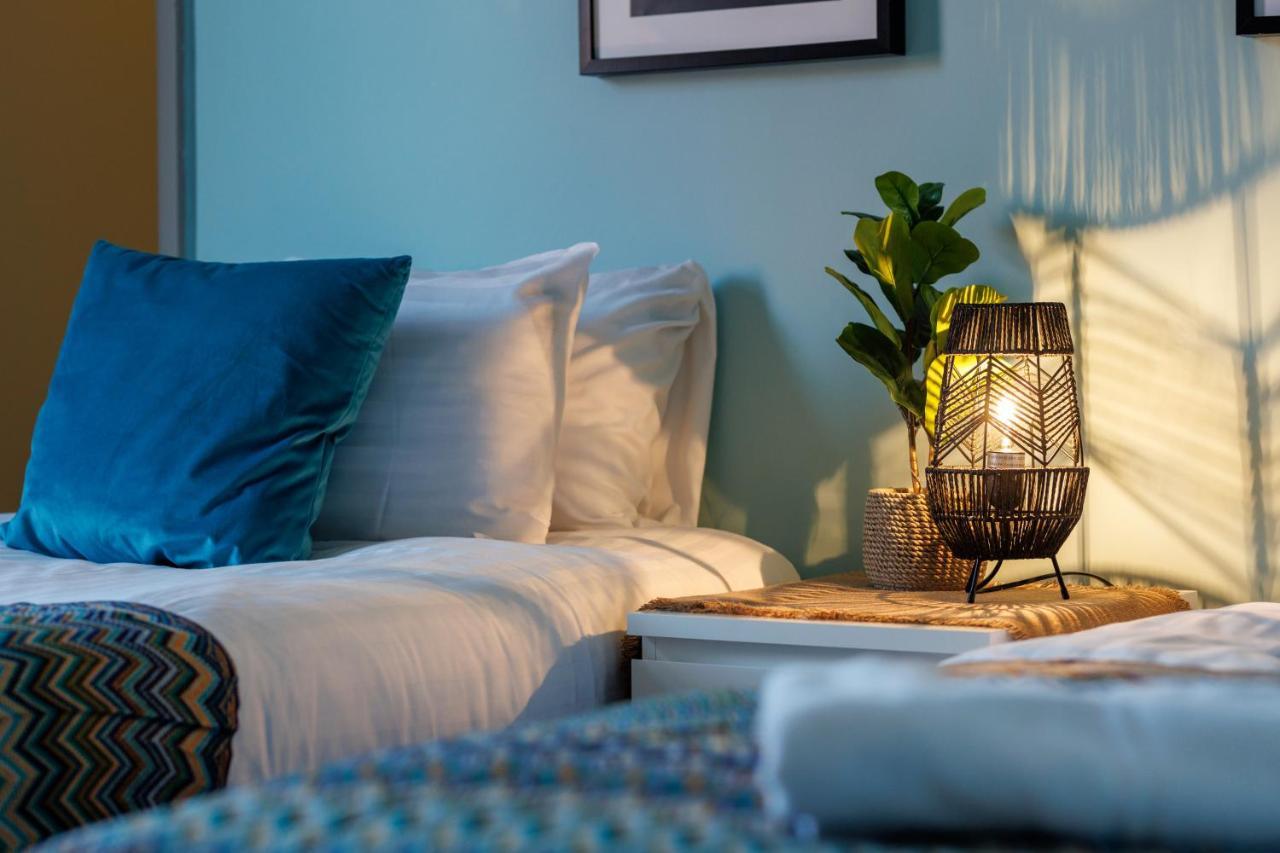 Hornsey House - Air Host & - 5 Bedrooms Sleeps 10 * Liverpool