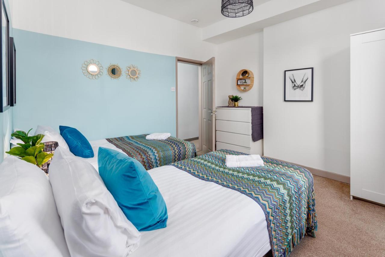 Holiday home Hornsey House - Air Host & - 5 Bedrooms Sleeps 10 Liverpool