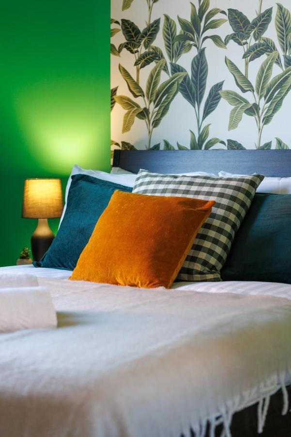 Hornsey House - Air Host & - 5 Bedrooms Sleeps 10 Liverpool