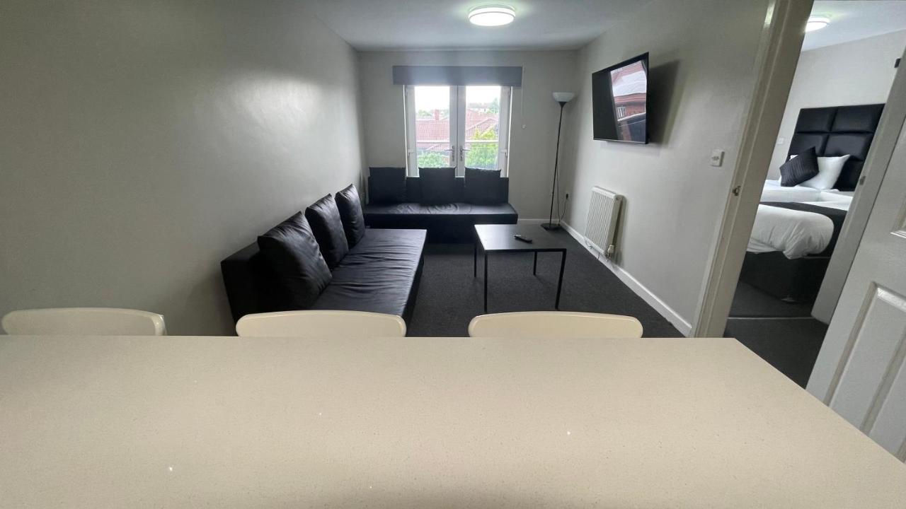 Apartment Hosted By Ryan - 2 Bedroom *