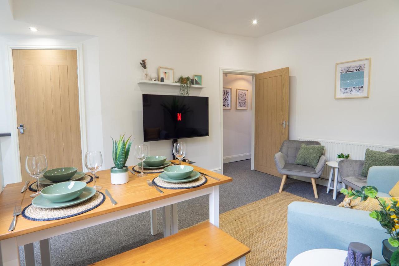 Holiday home Air Host & - Cedar House - 3br With Parking Liverpool