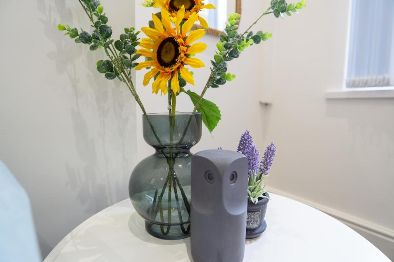 Air Host & - Cedar House - 3br With Parking * Liverpool