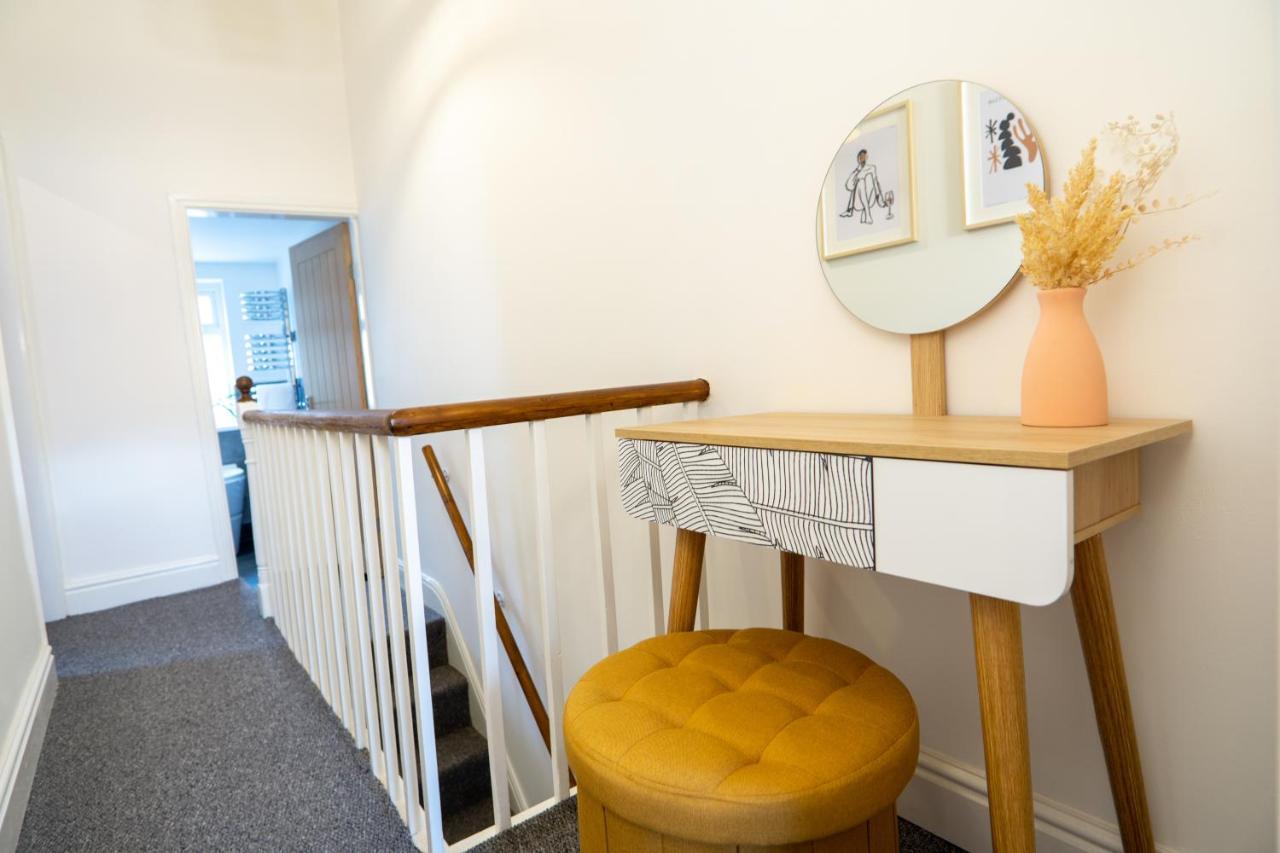 Air Host & - Cedar House - 3br With Parking * Liverpool