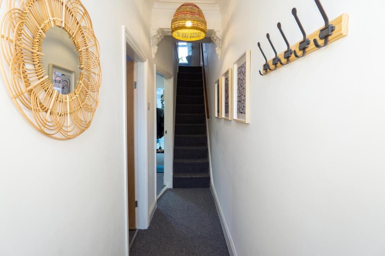 Air Host & - Cedar House - 3br With Parking Holiday home Liverpool