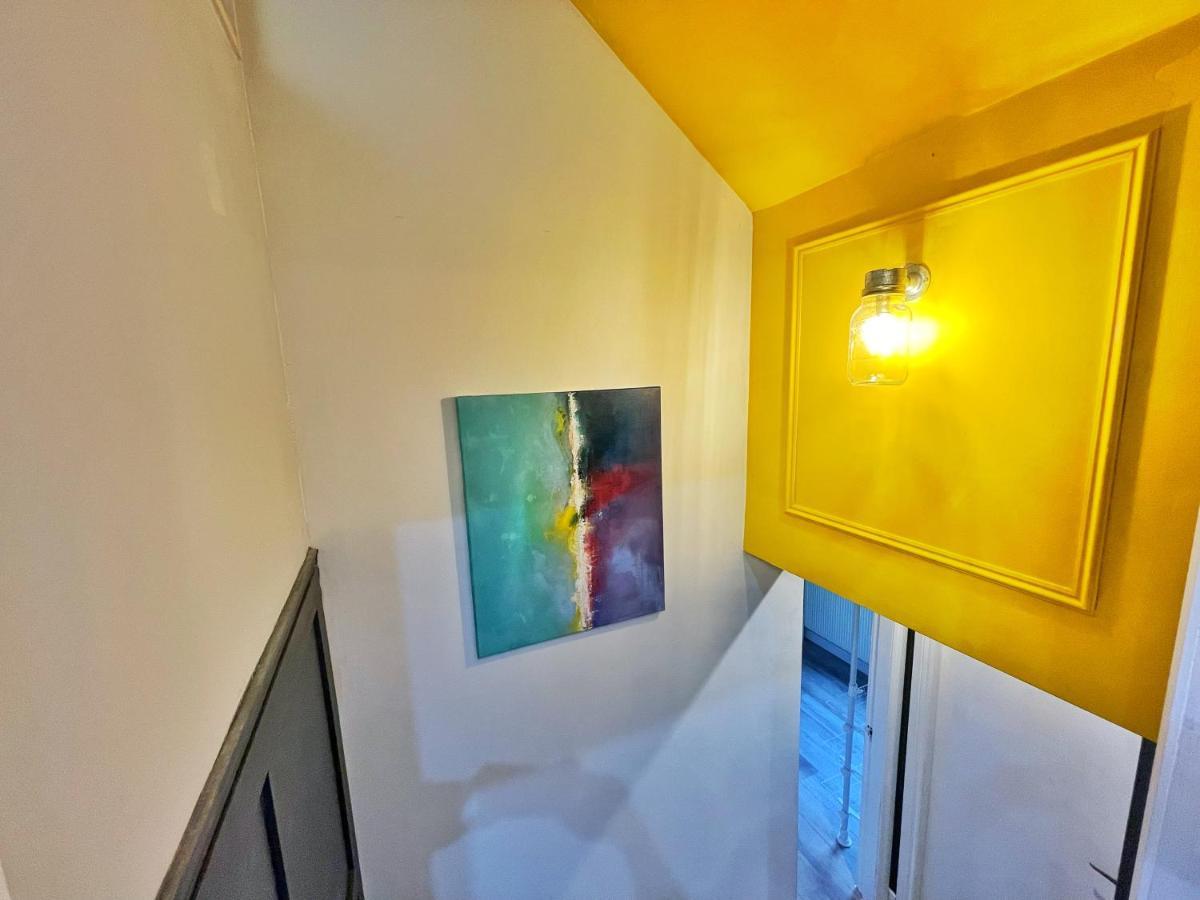 Apartment Adeamstays Provides Beautiful Centrally Located 1 And 2 Bed On Liverpools Boulevard