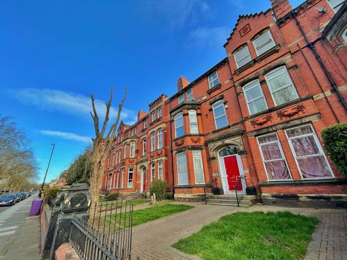 Apartment Adeamstays Provides Beautiful Centrally Located 1 And 2 Bed On Liverpools Boulevard