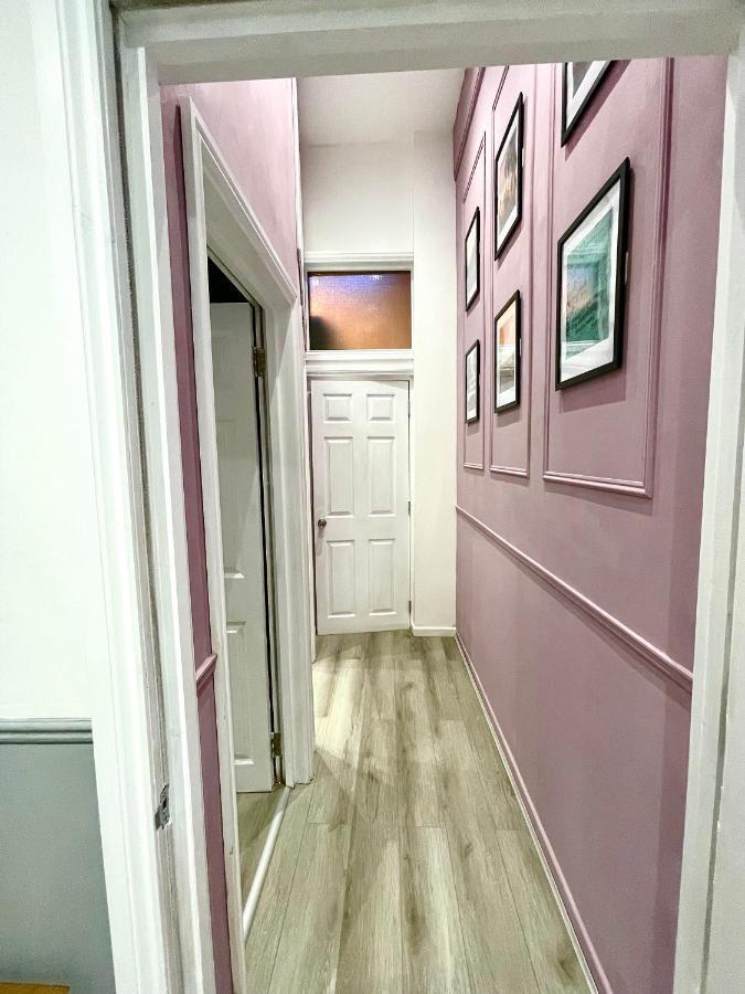 Adeamstays Provides Beautiful Centrally Located 1 And 2 Bed On Liverpools Boulevard Apartment *