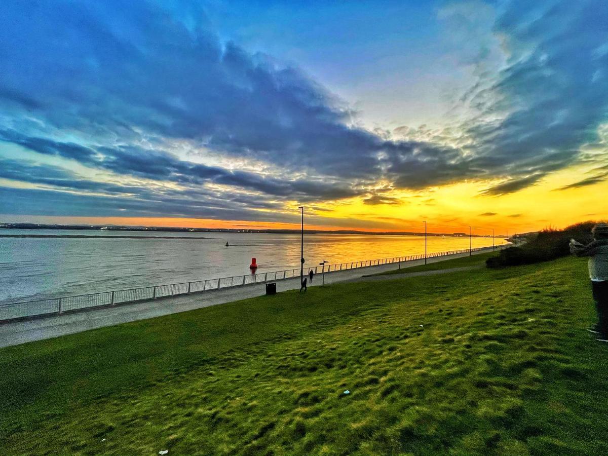 Adeamstays Provides Beautiful Centrally Located 1 And 2 Bed On Liverpools Boulevard Apartment Liverpool