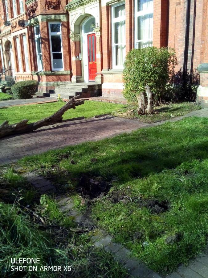 Apartment Adeamstays Provides Beautiful Centrally Located 1 And 2 Bed On Liverpools Boulevard *