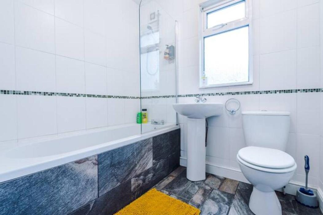 Anfield House 2 Bedroom 2 Mins From Anfield Stadium Sleeps 7 Holiday home *