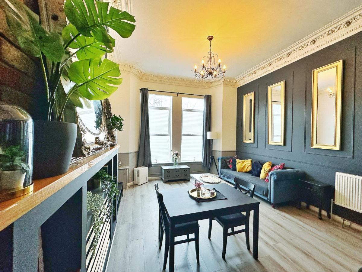 Adeamstays Provides Beautiful Centrally Located 1 And 2 Bed On Liverpools Boulevard Apartment Liverpool