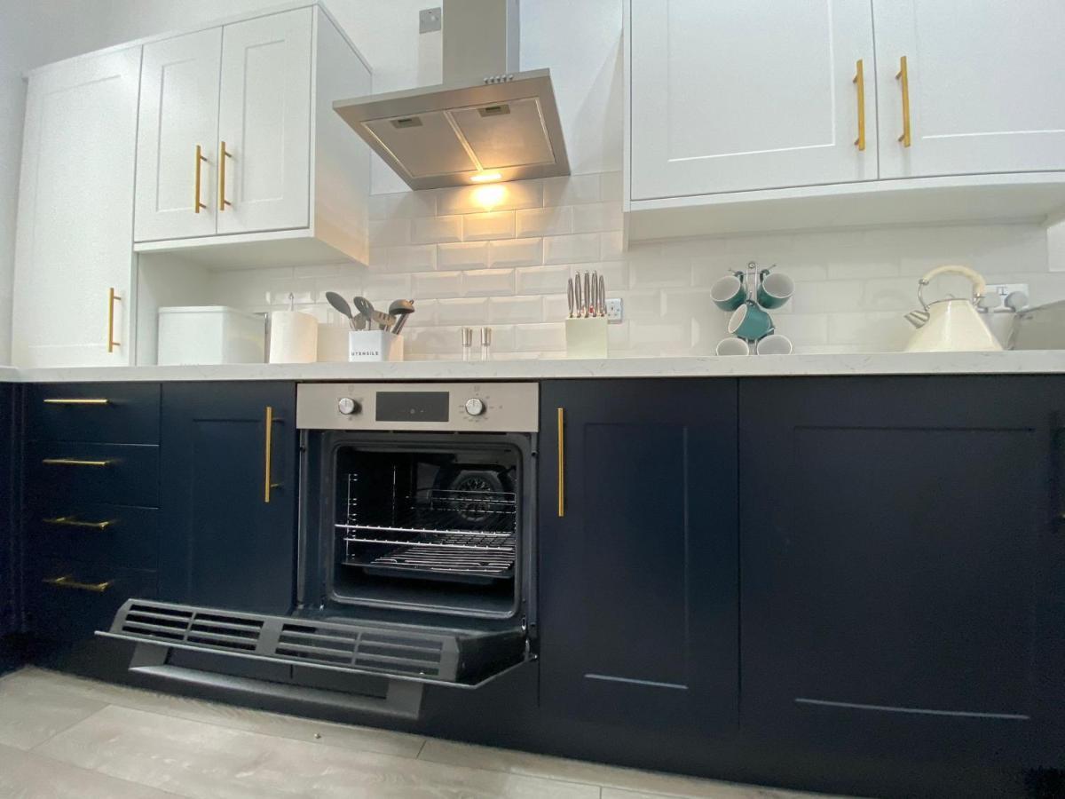 Air Host And - Georgian Quarter - Falkner Square Apartment, 2 Bedroom Sleeps 4 Apartment