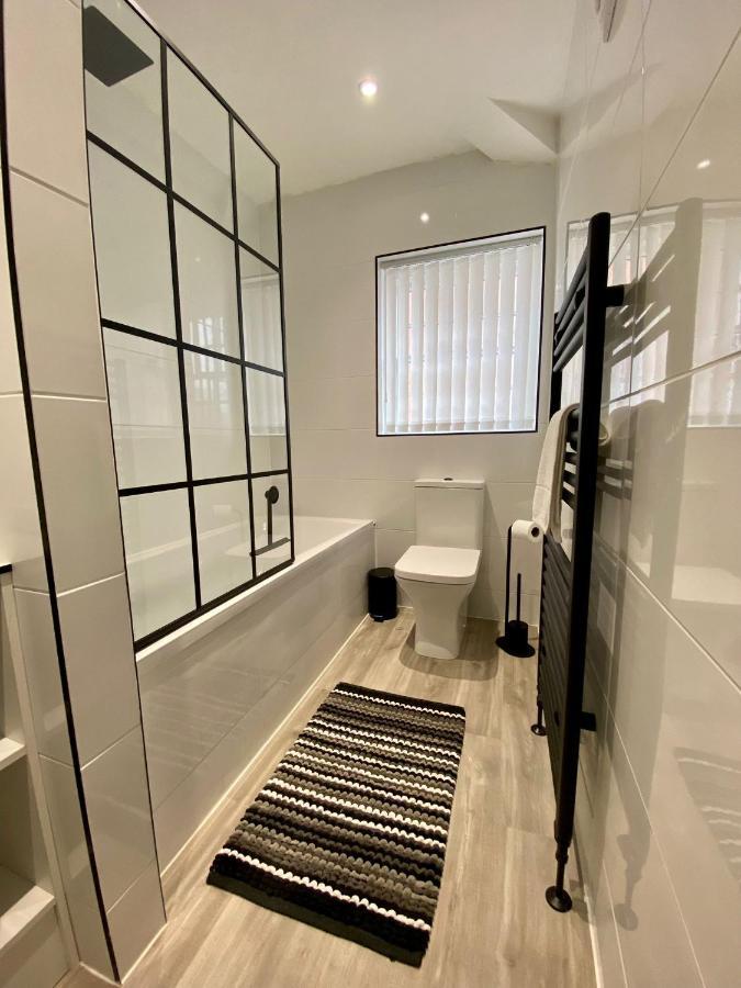 Air Host And - Georgian Quarter - Falkner Square Apartment, 2 Bedroom Sleeps 4 Apartment *