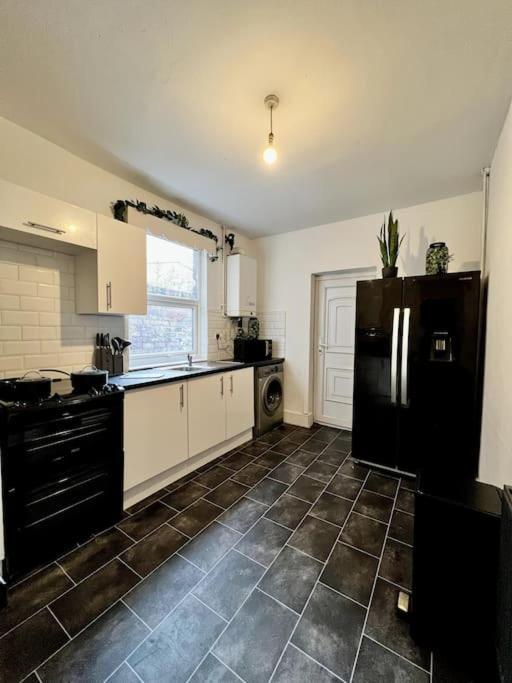 *hot* Fantastic 3/4 Beds Town House In Anfield Stadium *