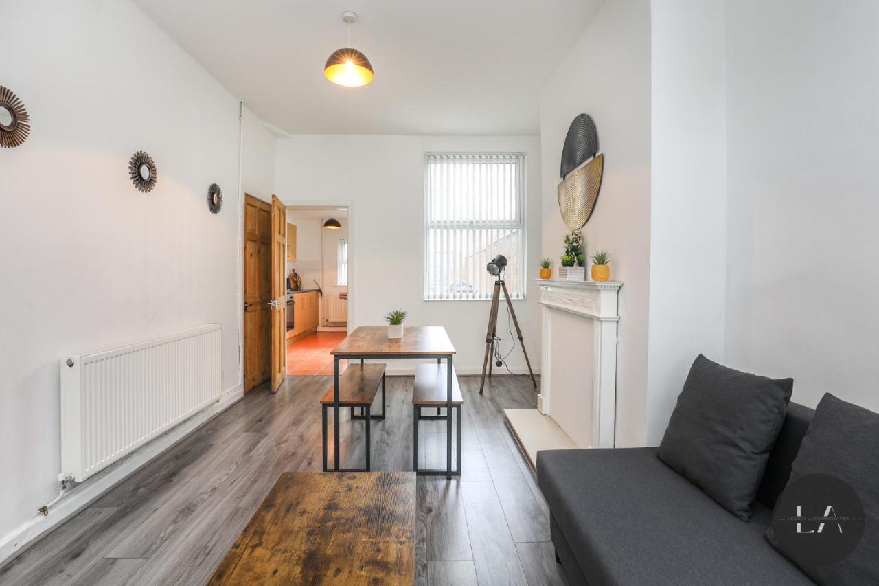 Great Location House Free Parking & Wifi