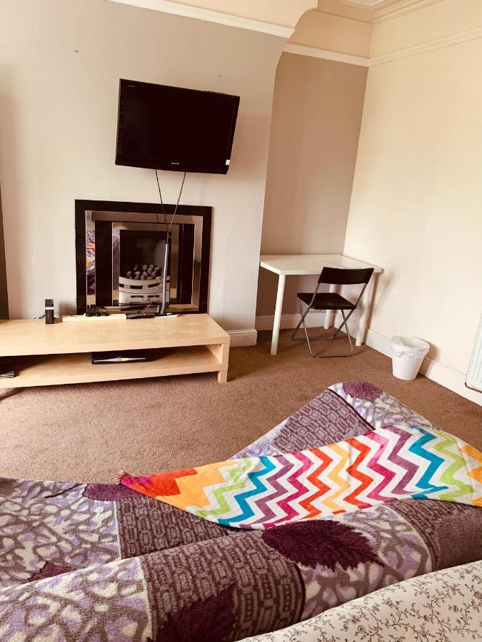 Carstairs House Homestay *