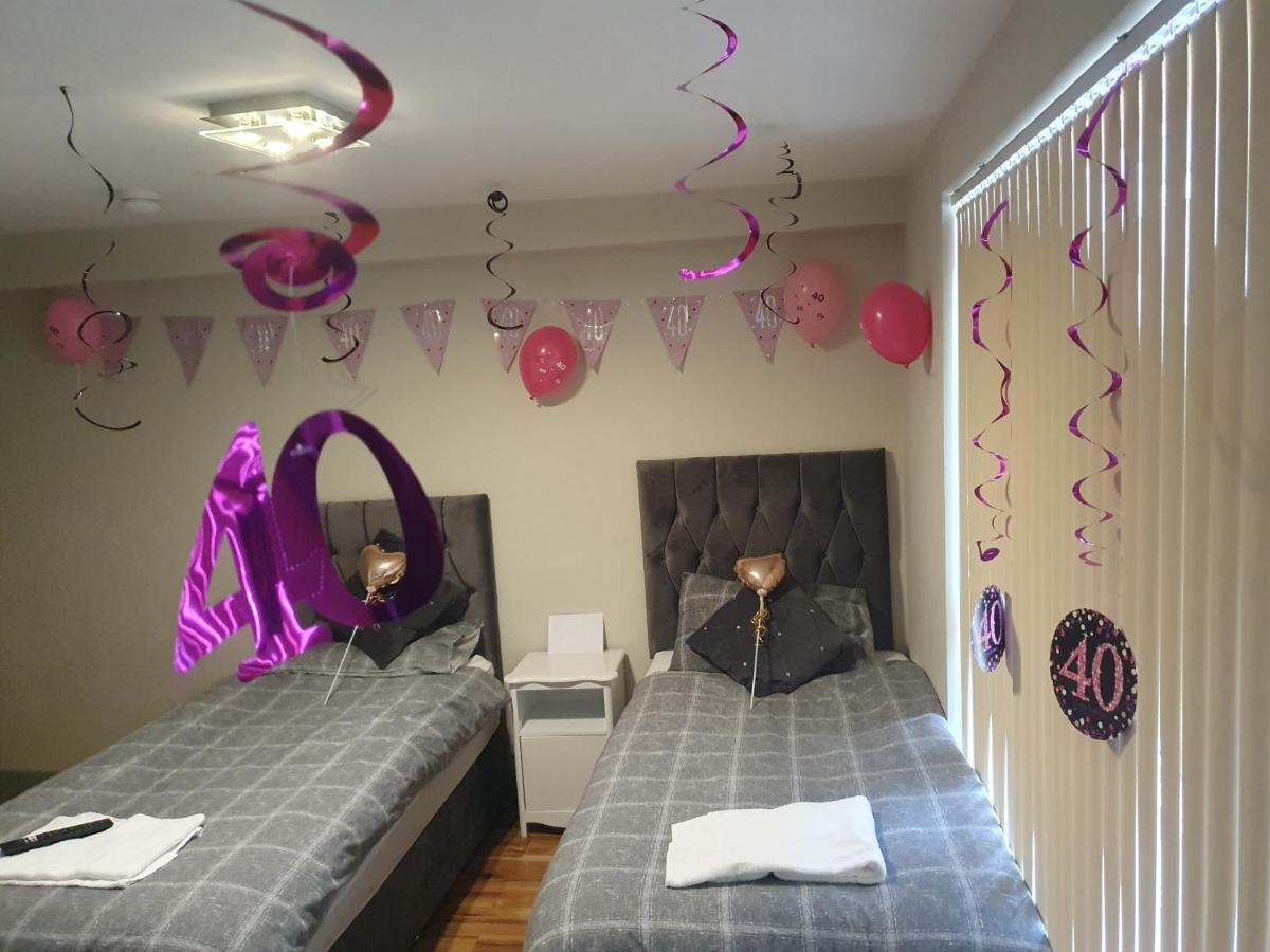 Centre 5 Double Bedroom Detached Motel