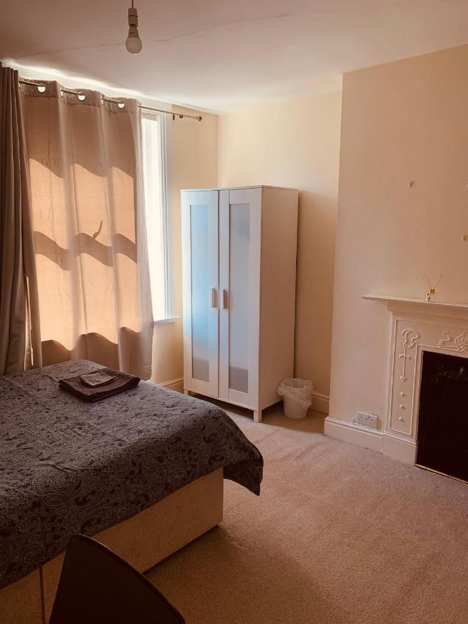 Homestay Carstairs House