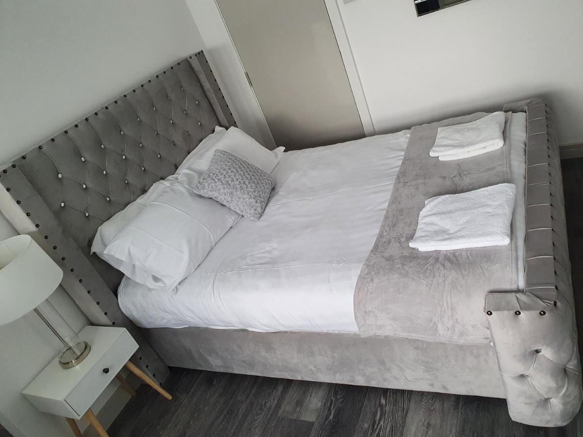 Centre 5 Double Bedroom Detached Motel Liverpool
