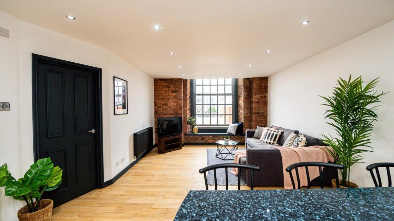Host - Beautiful Converted Warehouse In Central Apartment Liverpool
