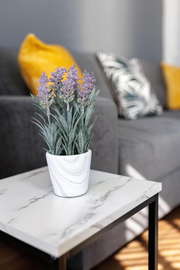 Crawford Avenue Retreat *