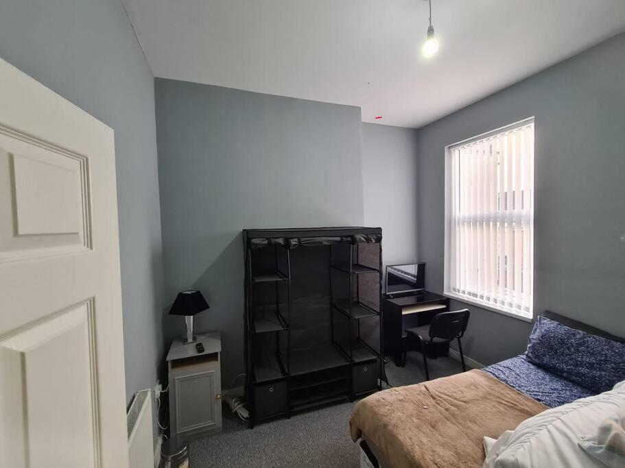 The Anfield Mews, Free Parking For 1 Vehicle, 4 Bd, 2ba, Sleeps 8 * Liverpool