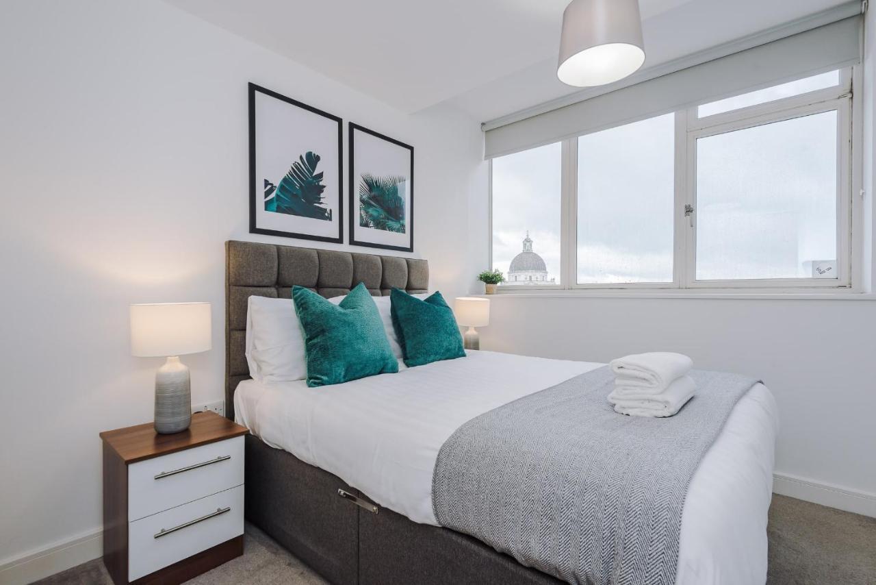 Host & - Waterfront Penthouse