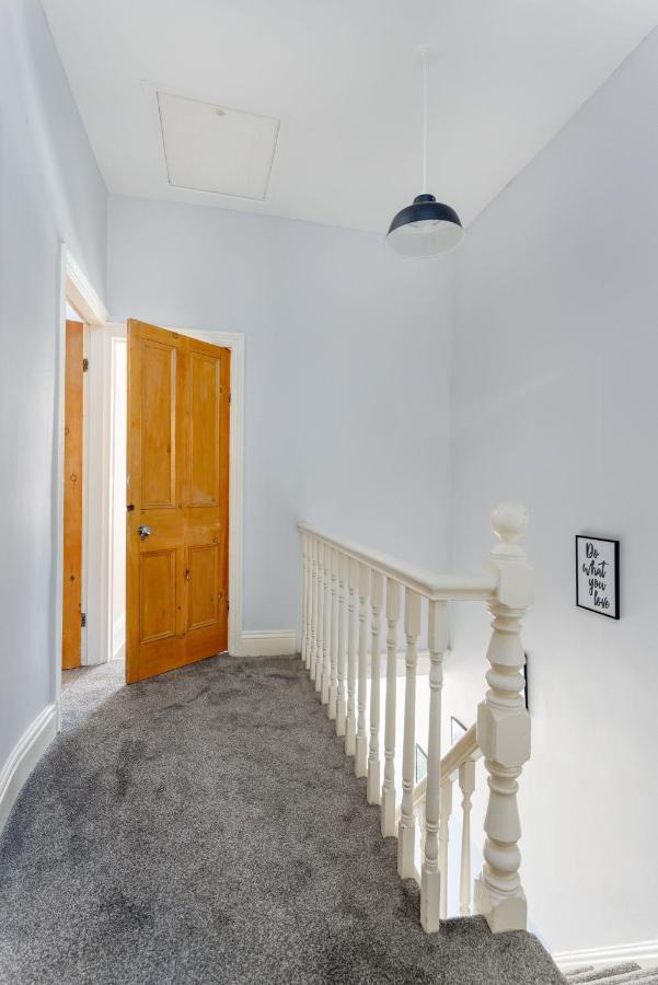 Crawford Avenue Retreat *