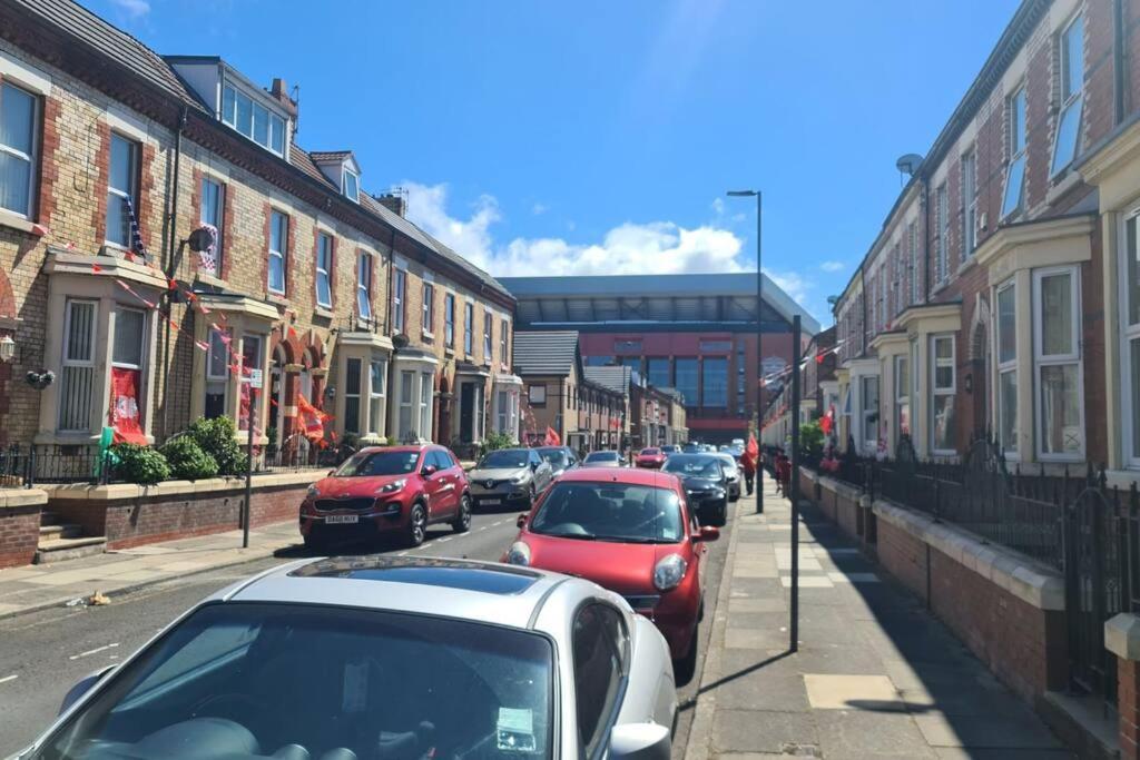 Holiday home The Anfield Mews, Free Parking For 1 Vehicle, 4 Bd, 2ba, Sleeps 8