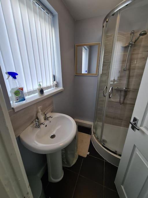 The Anfield Mews, Free Parking For 1 Vehicle, 4 Bd, 2ba, Sleeps 8 *