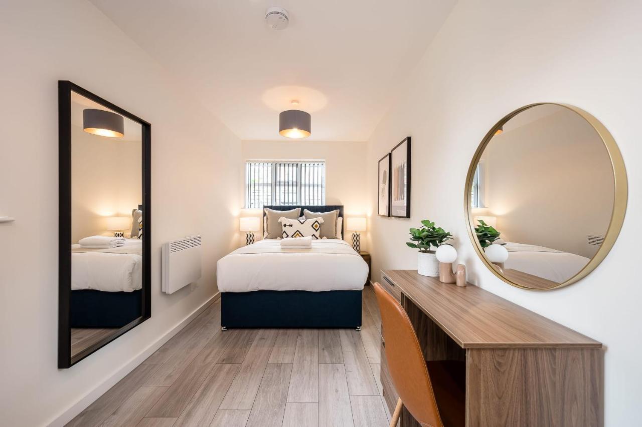 Host & - The Rodney Courtyard Apartment