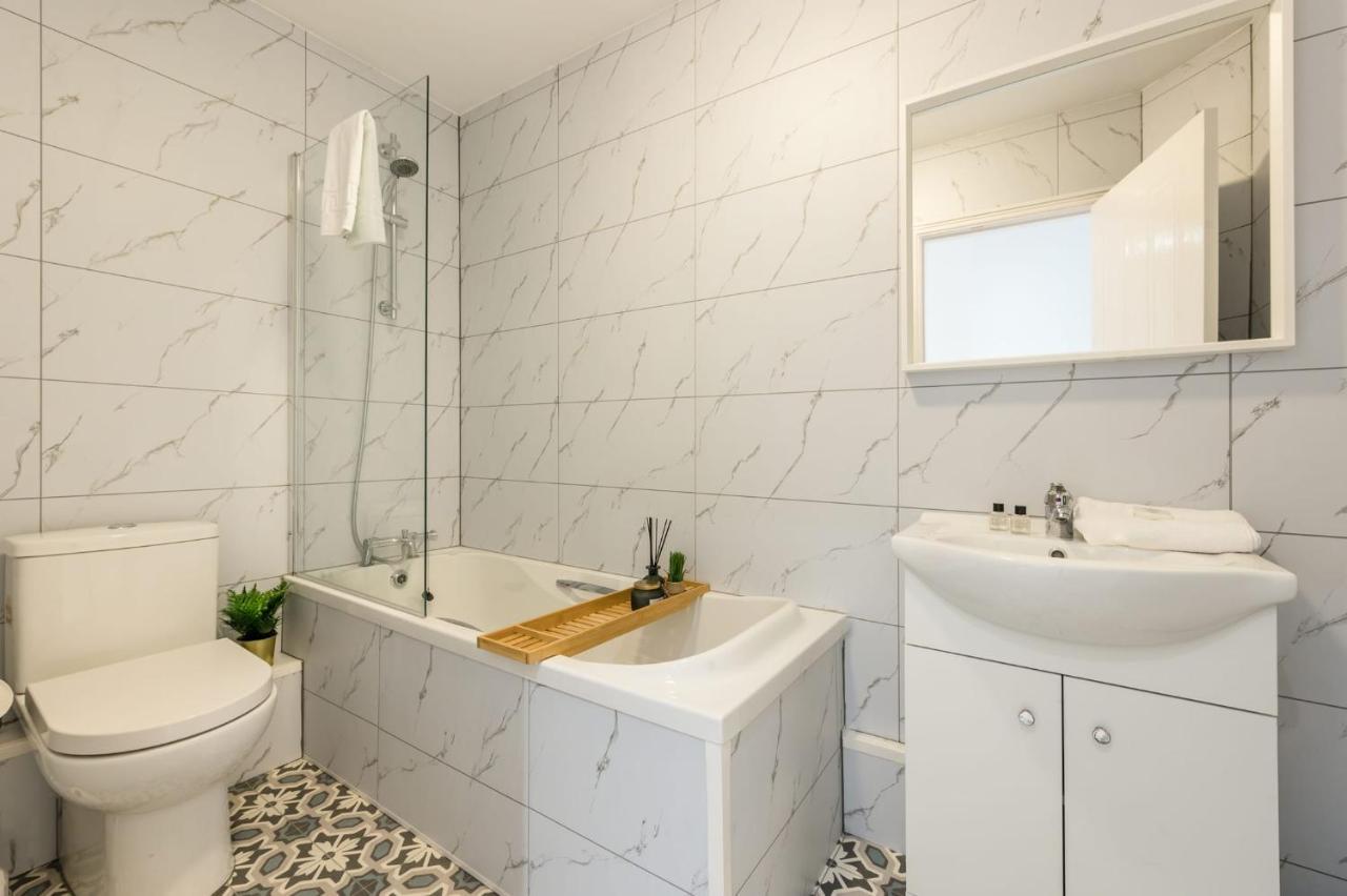 Apartment Host & - Quayside