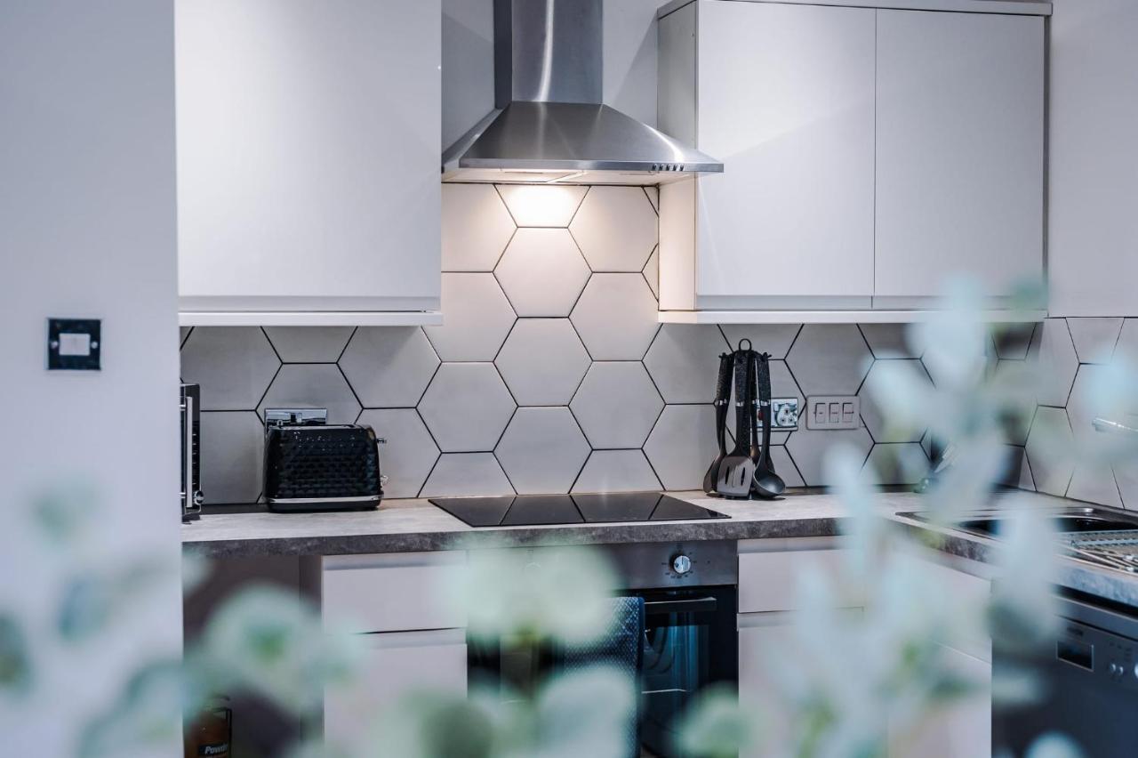 Host & - Quayside Apartment