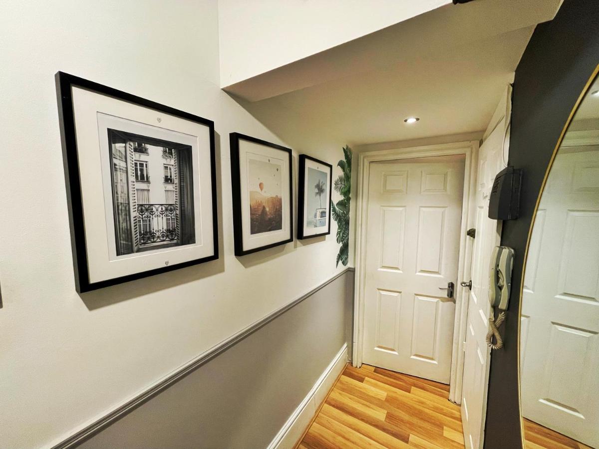 Adeamstays Provides Beautiful Centrally Located 1 And 2 Bed On Liverpools Boulevard