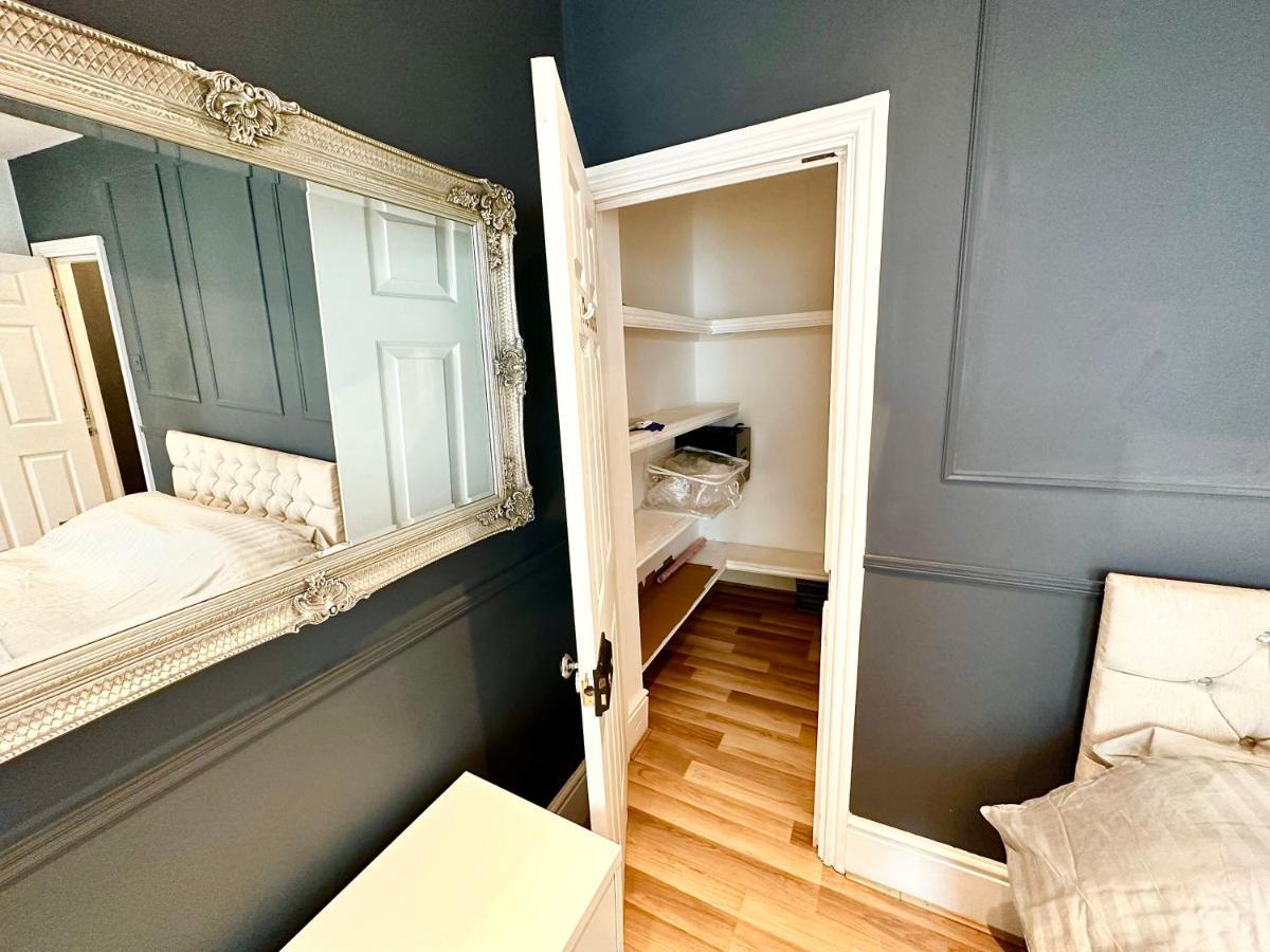 Adeamstays Provides Beautiful Centrally Located 1 And 2 Bed On Liverpools Boulevard *