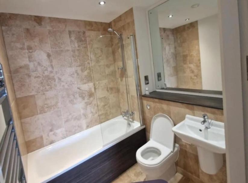 Alexandra Tower Apartment *