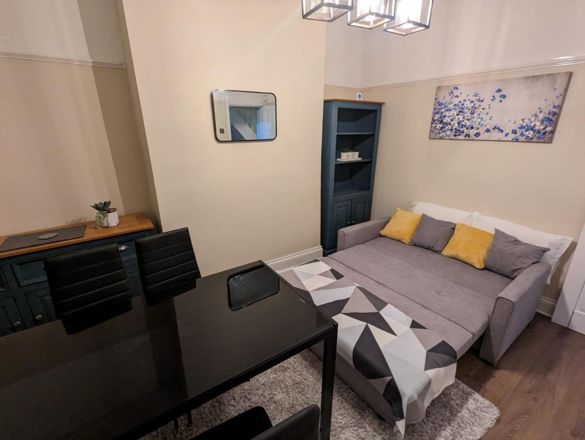Crawford Avenue Retreat