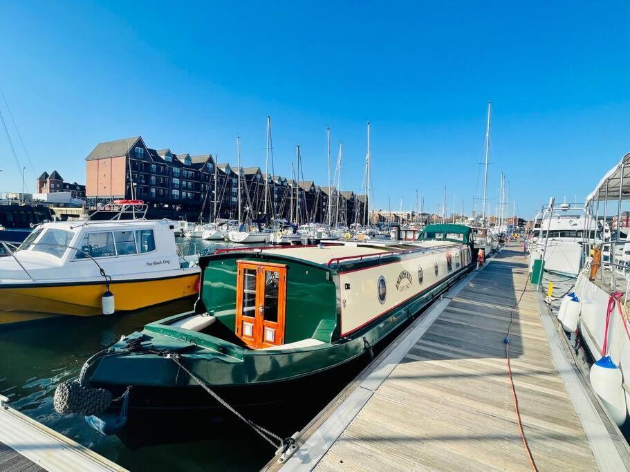 Lovely 2-bedroom Barge Brunswick Dock Liverpool!
