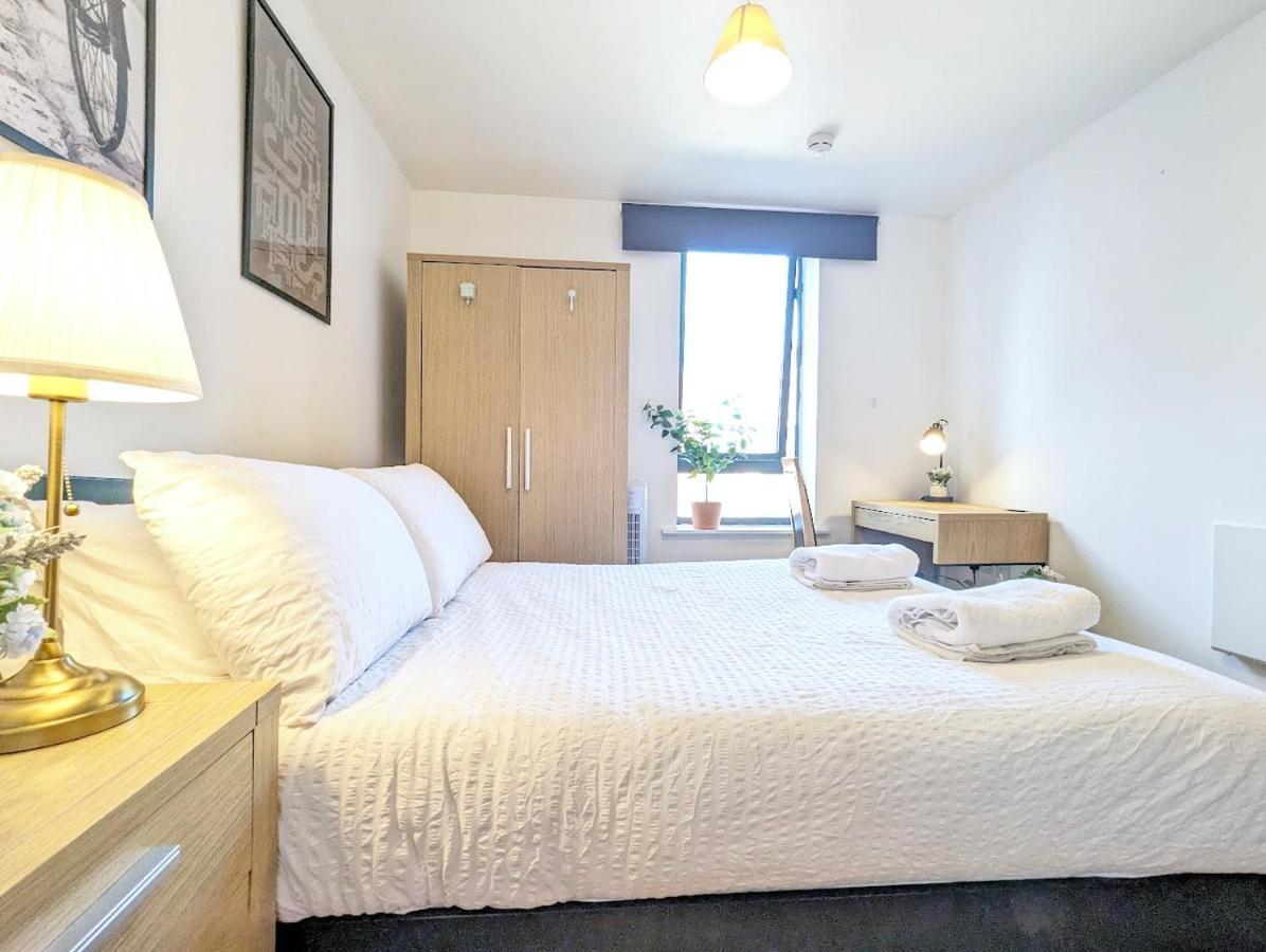 2-bedroom Apt Near Key Attractions Free Parking * Liverpool