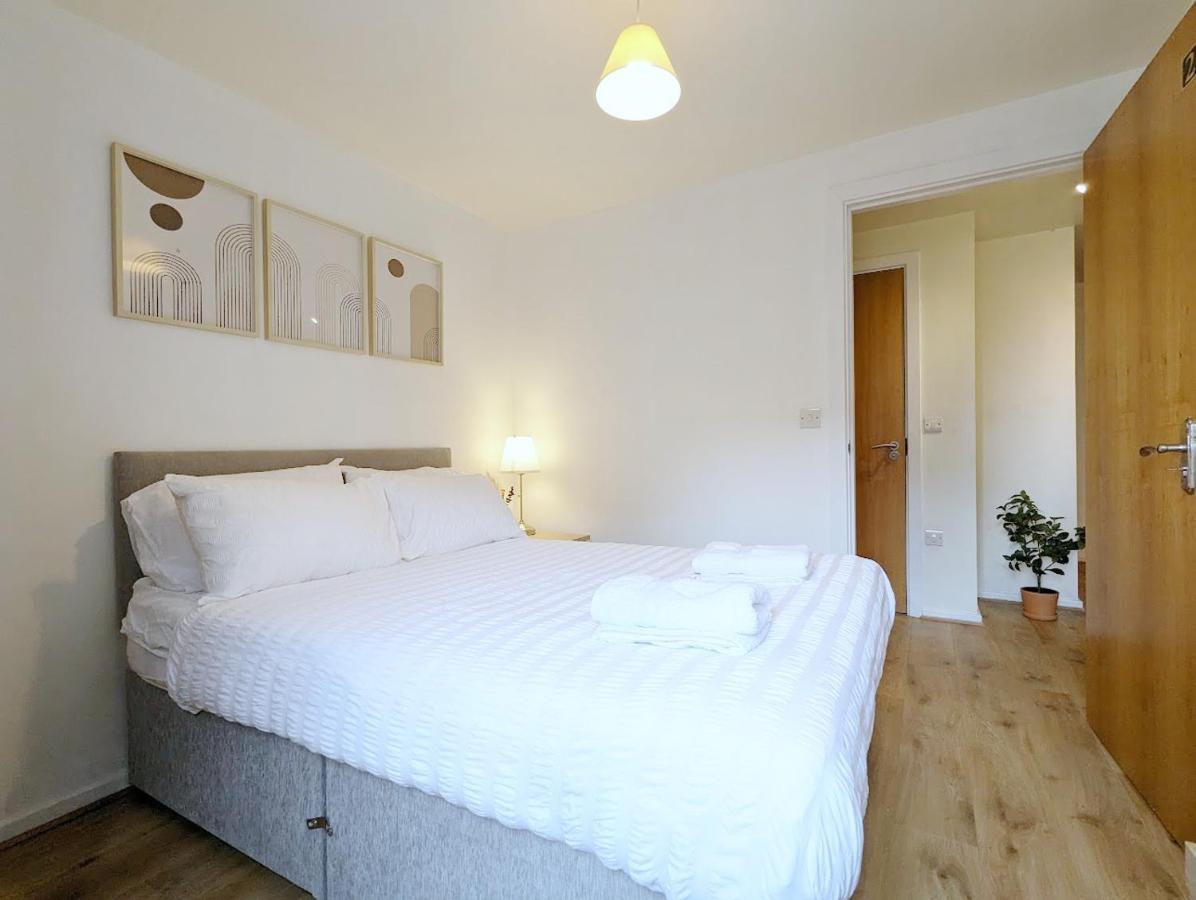 Apartment 2-bedroom Apt Near Key Attractions Free Parking